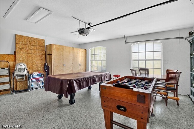 Building Photo - 850 29th St SW