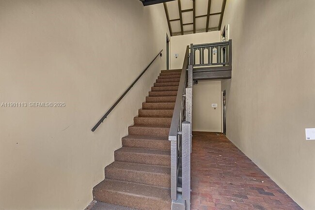 Building Photo - 5151 Jimmy Buffett Mem Hwy