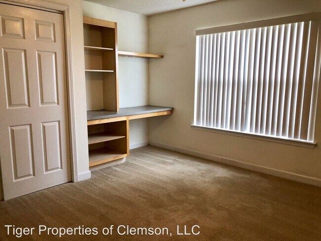 Building Photo - 3 br, 3 bath House - 701 Harts Cove Way