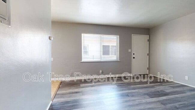 Building Photo - 824 15th St