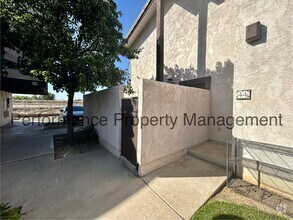 Building Photo - Charming 2 Bed/1 Bath Westchester Condo w/...