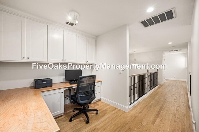 Building Photo - 5185 Mertola Dr