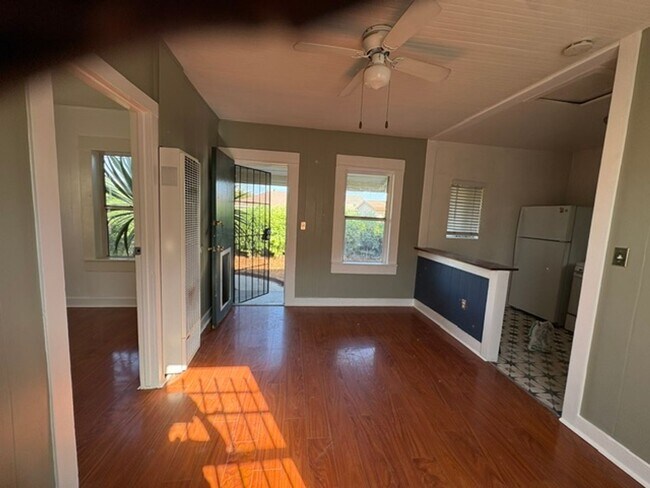 Building Photo - 16115 Firmona Ave