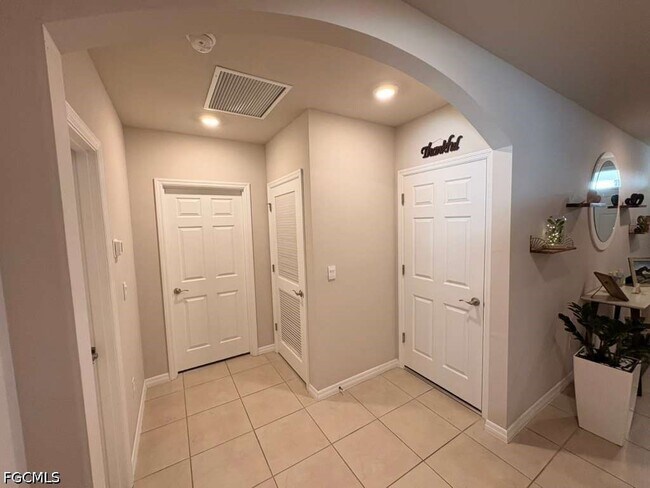 Building Photo - 1129 NW 20th Ave