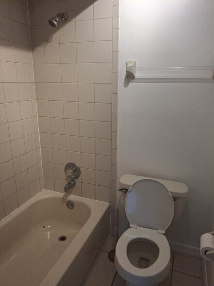 Building Photo - 1207 Groveland Ave