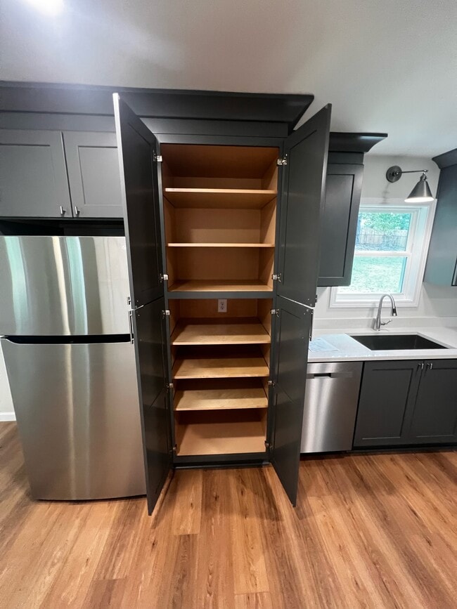 Building Photo - 3025 Barrett Ct