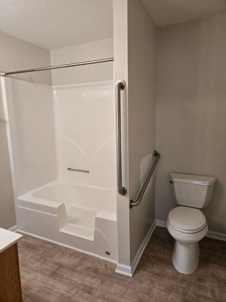 Building Photo - 39 Calloway Dr