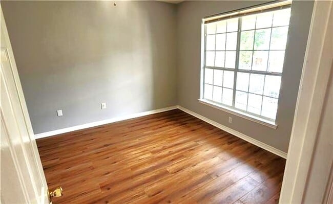 Building Photo - One Bedroom Rental