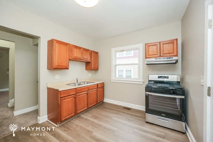 Building Photo - 3355 Desota Ave