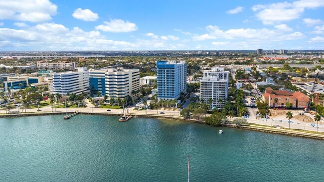 Building Photo - 1551 N Flagler Dr