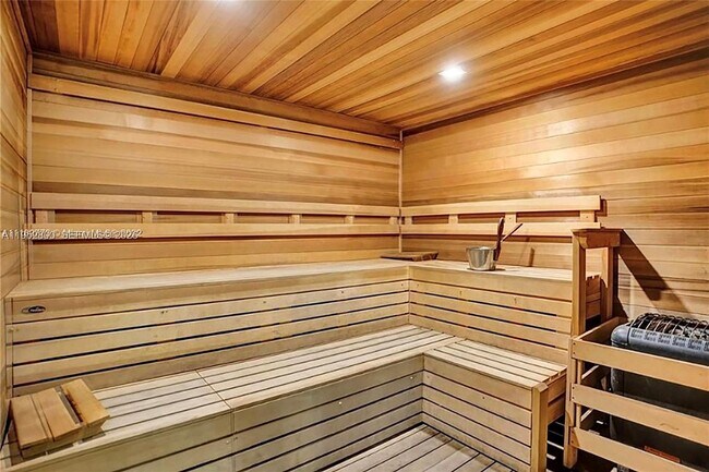 Building Photo - 2201 S Ocean Dr