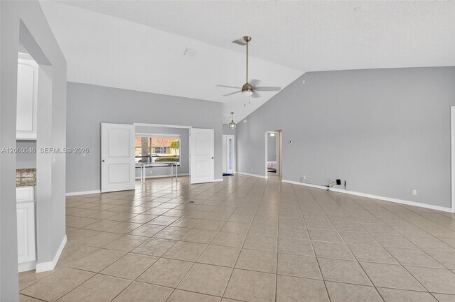Building Photo - 6043 Sunberry Cir