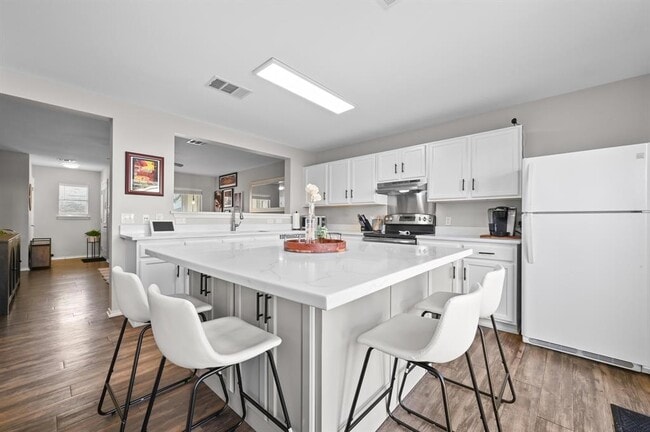 Building Photo - 13404 Coomes Dr