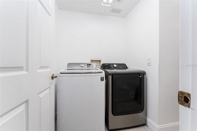 Building Photo - 8050 Diablo Ct