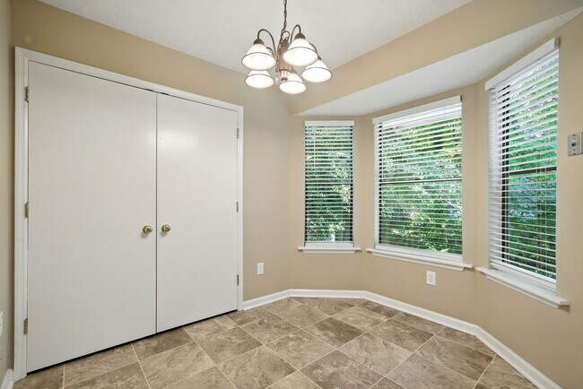 Building Photo - 3045 Wildflower Ln SW