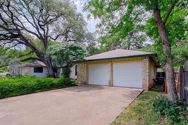 Building Photo - 3510 Oak Creek Dr