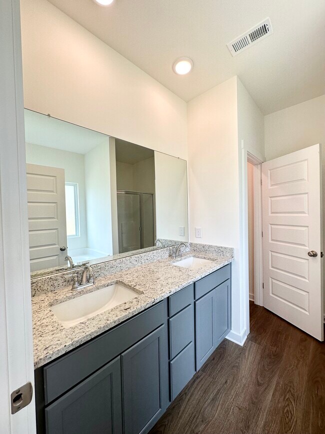 Building Photo - 4091 Textile Ln SW