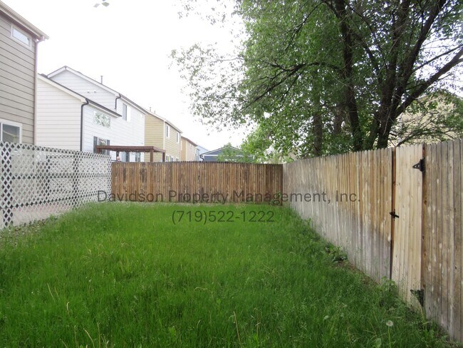 Building Photo - Beautiful 3-Bedroom House in Eastern Color...