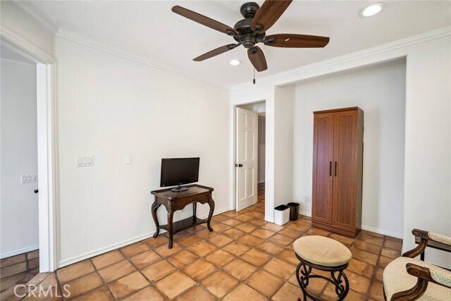 Building Photo - 257 Avenida Lobeiro