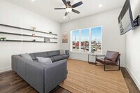 Building Photo - 501 S 7th St