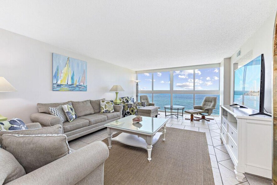 Primary Photo - 1007 W Beach Blvd