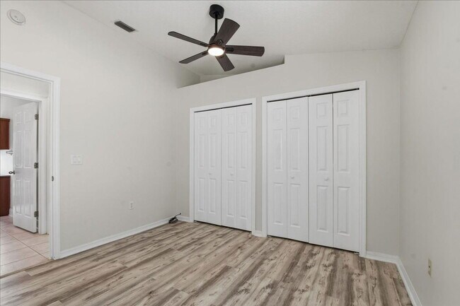 Building Photo - 525 Cullaro Ln