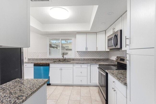 Building Photo - Beautiful townhome in Scottsdale!