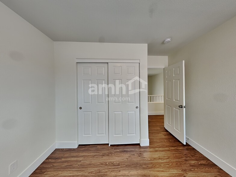 Building Photo - 9468 Descending Creek St