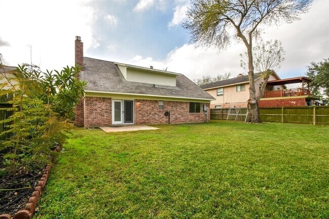 Building Photo - 2110 Whiteback Dr