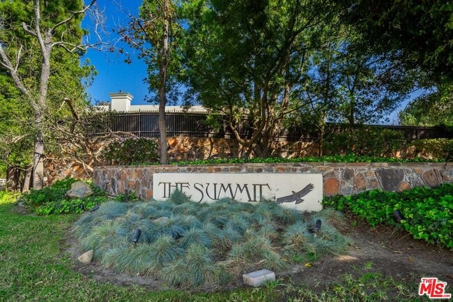 Building Photo - 12001 Crest Ct