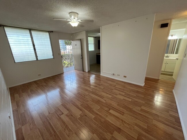 Building Photo - Salt Lake (Honolulu) Ilima West - 2 bedroo...