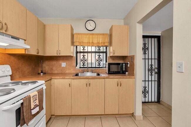 Building Photo - 6715 W 26th Dr