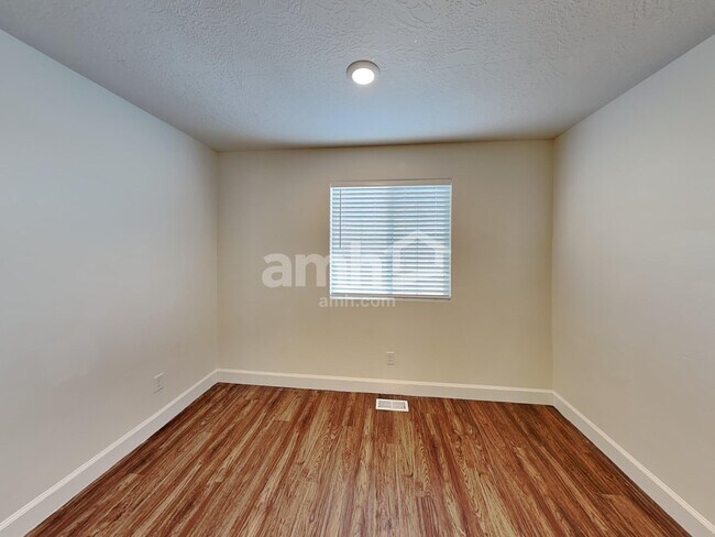 Building Photo - 5936 Verdigris Dr