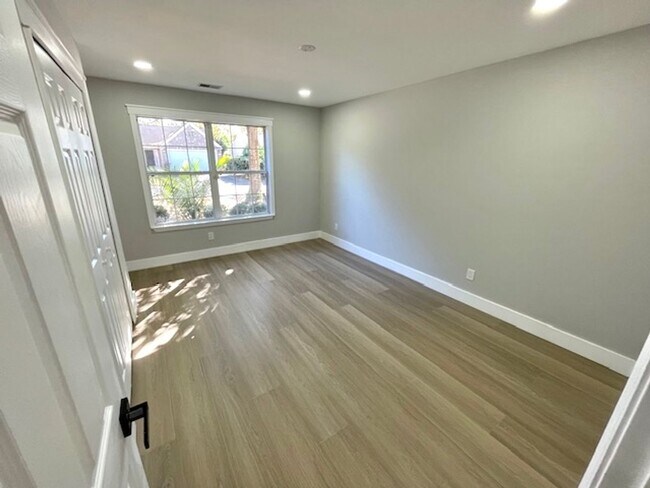 Building Photo - Remodeled Home with Excellent Location and Privacy - The Traditions (Move-In Special: Free Month ...