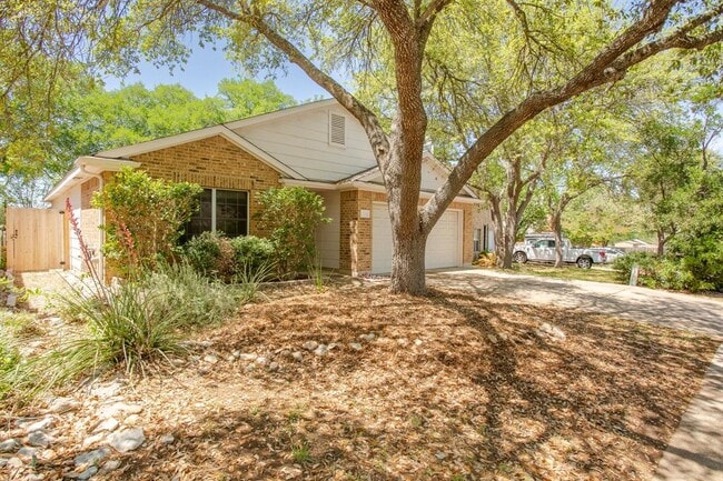 Building Photo - 2204 Coats Cir