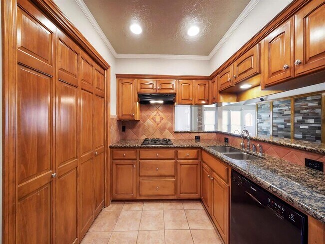 Building Photo - 22706 Garden Canyon Dr