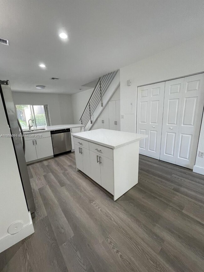 Building Photo - 5725 NW 114th Path