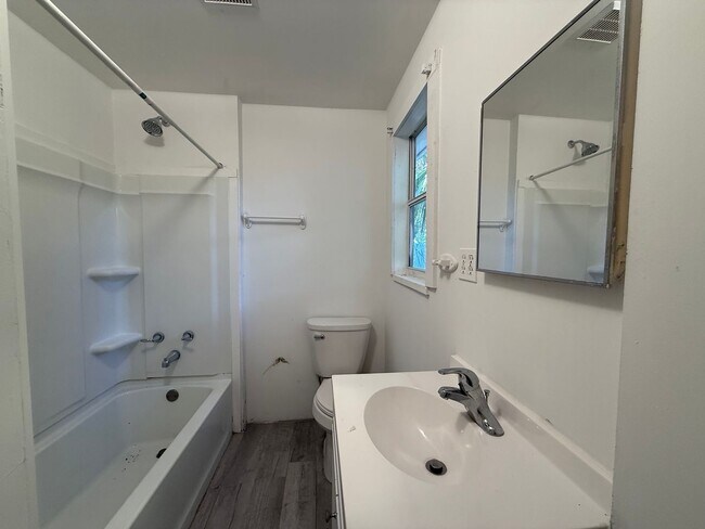 Building Photo - 401 N Wild Olive Ave