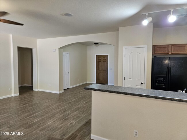Building Photo - 14574 W Shaw Butte Dr