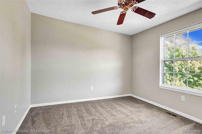 Building Photo - 31173 Livingston Dr