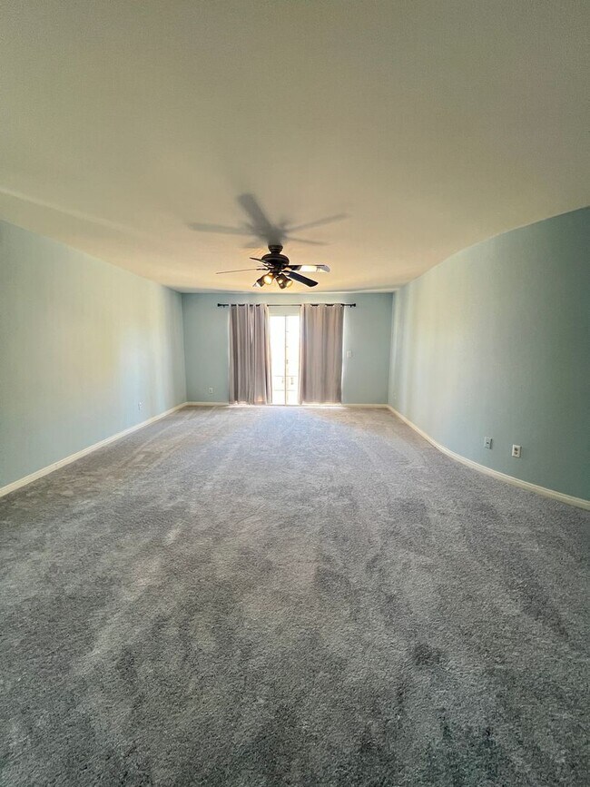 Building Photo - Beautiful Henderson Home!