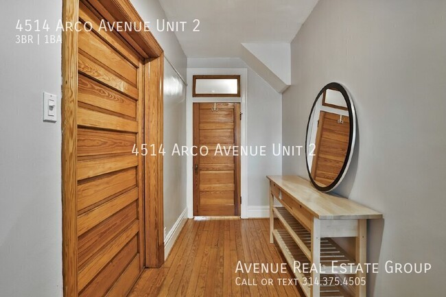 Building Photo - Charming 3-Bed Unit Near The Grove with Mo...