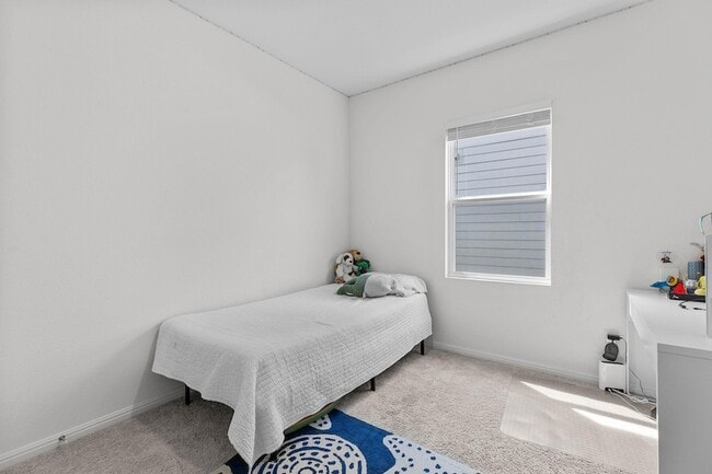 Building Photo - 1003 Sika Cv