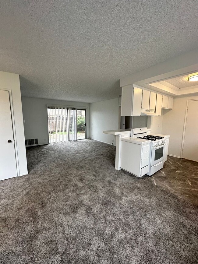 Building Photo - NORTH CANAL STREET and SAIL STREET