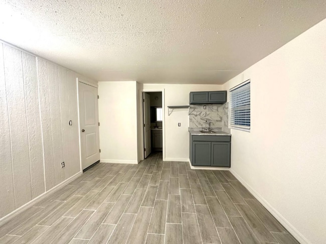 Building Photo - 8130 Rolling Log Dr