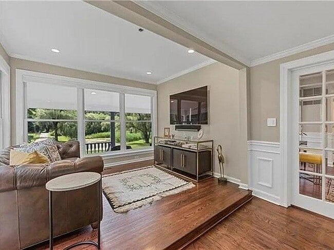 Building Photo - 777 Armonk Rd