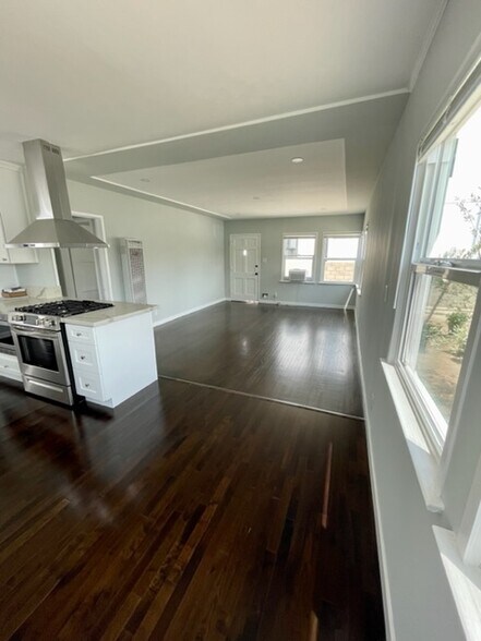 Building Photo - 1831 S Redondo Blvd