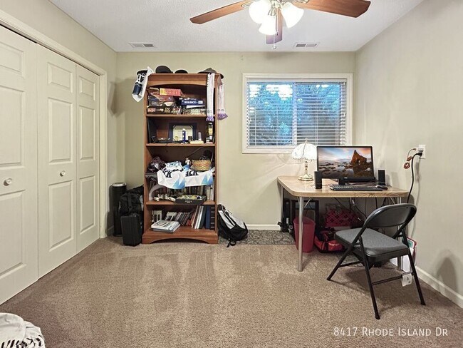 Building Photo - 8417 Rhode Island Dr N