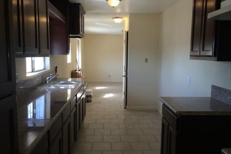 Building Photo - 443 E 84th St