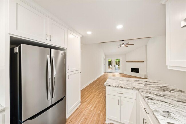 Building Photo - 18 Tulip Hill Ct